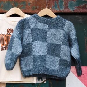 Strikkeopskrift til en spændende sweater med tern.